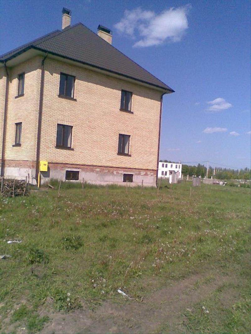 Продам земельный участок. Киевская область, Гатное, кленовая