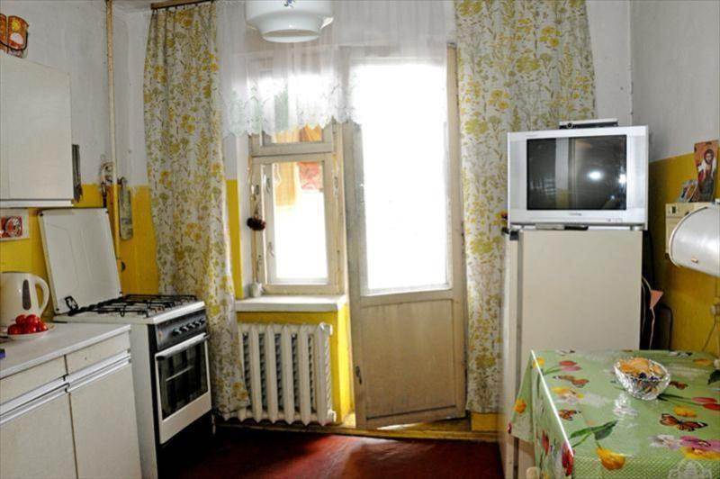 Продам квартиру. Киевская область, Киев, Дарницкий район, Ахматовой 11