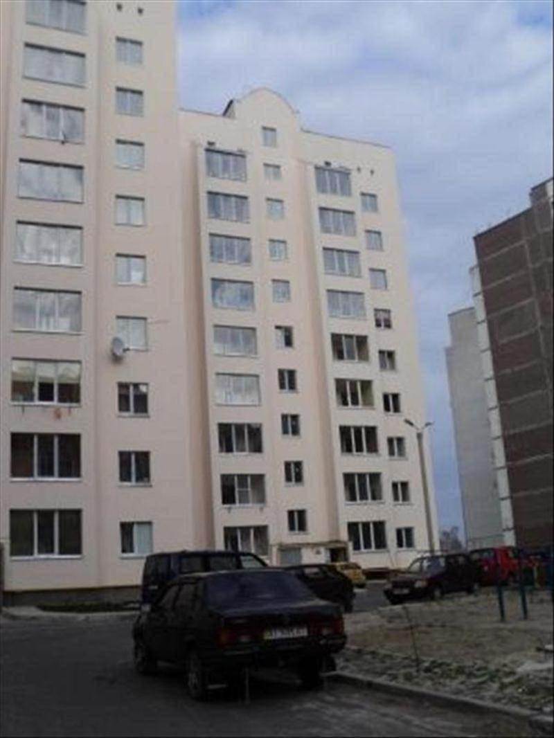 Продам квартиру. Киевская область, Борисполь, Нова 4